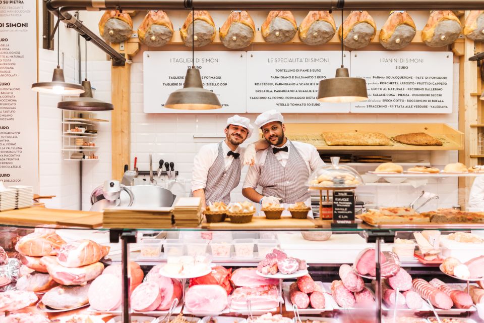 Bologna: 2-Hour Private Local's Christmas - How the guide handles tickets and attractions without taking over your day
