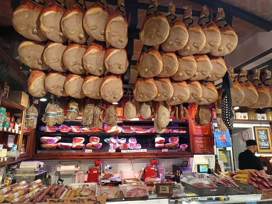 Bologna by night: Food, wine, spritz and fun - Who this Bologna by Night tour suits best