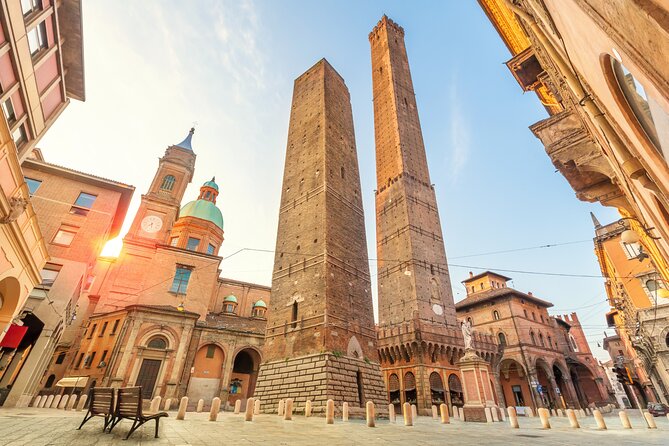 Bologna Fun Guided Private Siteseeing Tour for Kids and Families - Starting at Piazza del Nettuno: Neptune’s Fountain and a Quick City Map