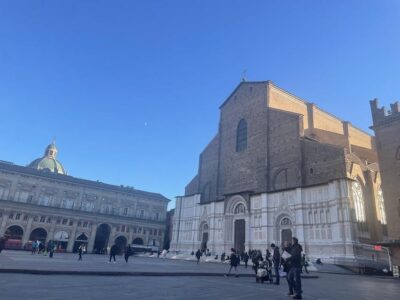 Bologna: Historical Highlights Walking Tour with Local Guide - Guides really make this one: Maurizio, Vittoria, and strong English