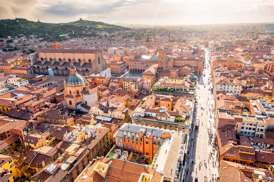 Bologna: Private and Personalised Walking Tour - Santo Stefano: where old and newer art meet