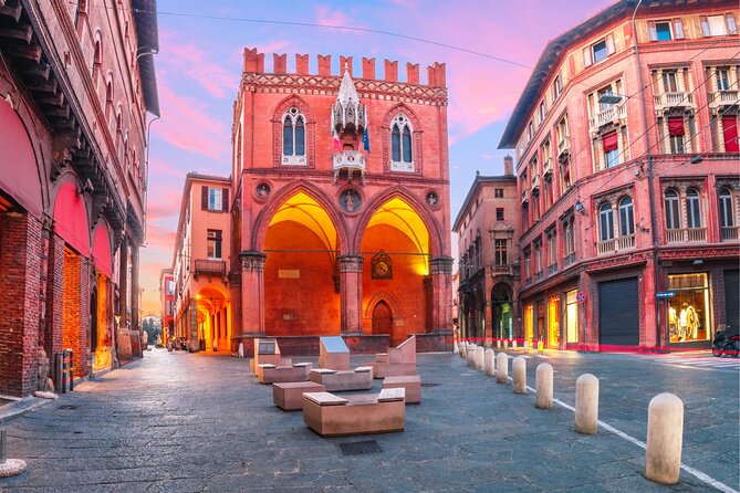 Bologna Scavenger Hunt and Highlights Self Guided Audio Tour - Stop-by-stop Bologna: what you do at each outdoor stop