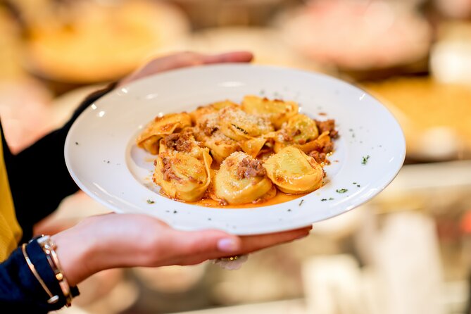 Bologna: Tagliatelle & Ragù Home Cooking Class with wine - Key things I’d bet on (before you book)