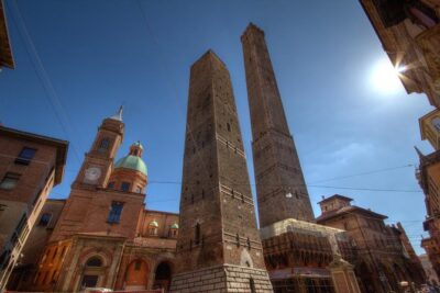 Discover Bologna an amazing city - Via Rizzoli’s Roman line and the leaning-tower mindset
